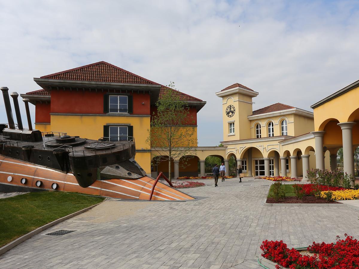 Gardaland Adventure Hotel Castelnuovo del Garda Eksteriør billede